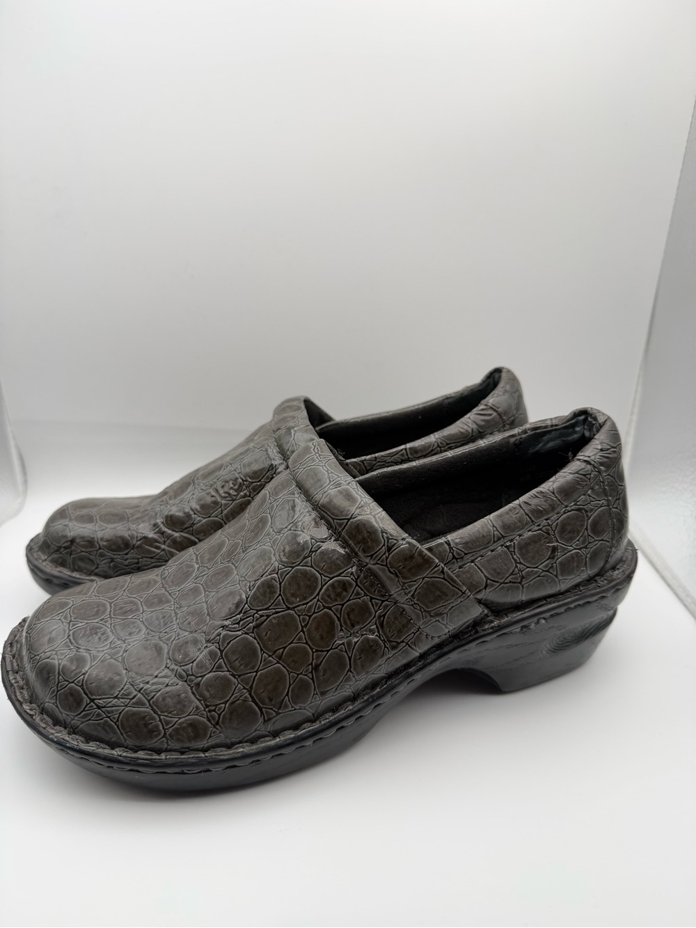 Softspots Croc Embossed Comfort Clogs Size 8.5